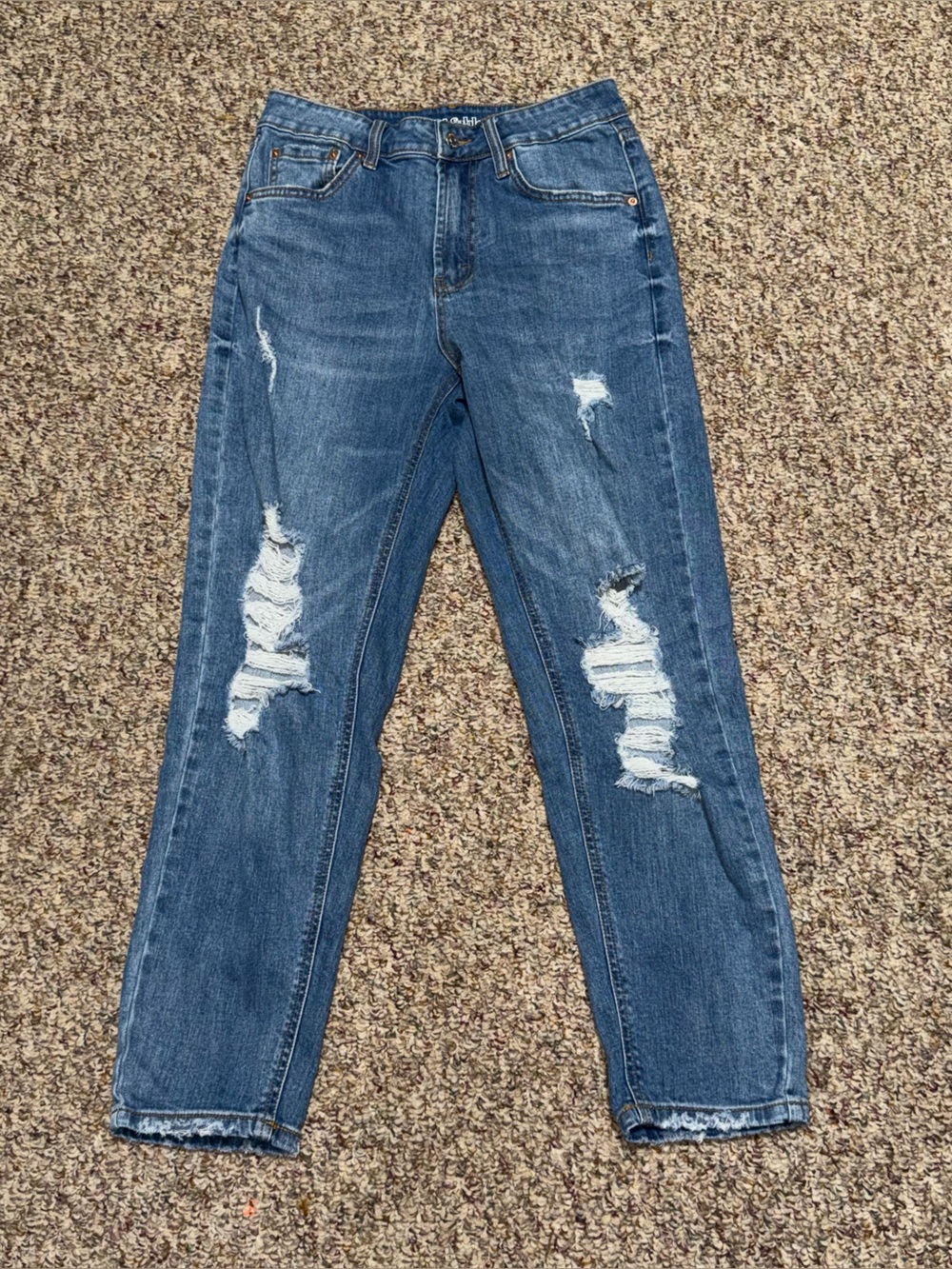 Women's size 2 jeans high rise mom jeans wild fable Blue Distressed Skinny Jeans